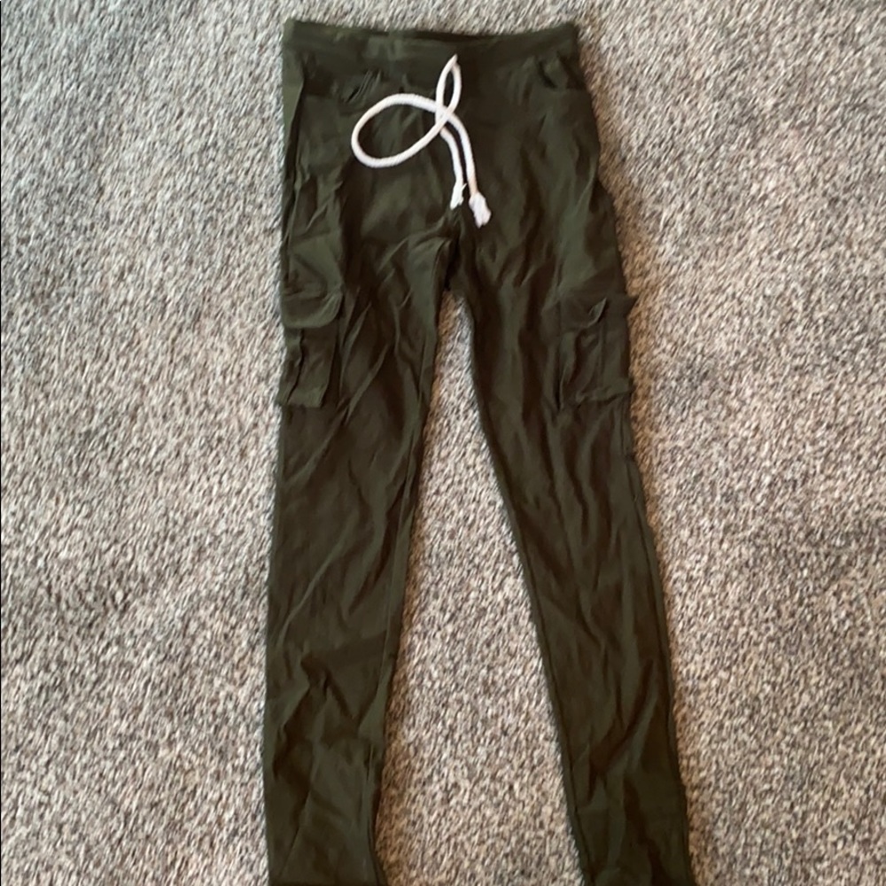 Army green cargo leggings
